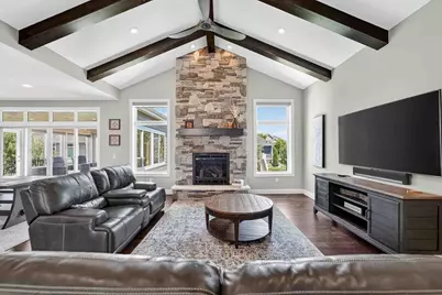 810 Lynn Street, Waunakee, WI 53597 - Photo 5