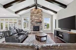 810 Lynn St, Waunakee, WI 53597 - Photo 5