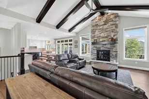 810 Lynn St, Waunakee, WI 53597 - Photo 7