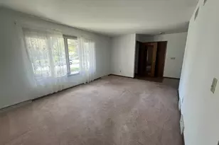 5026 Piccadilly Dr, Madison, WI 53714 - Photo 5