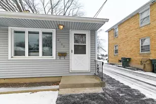 2122 E Johnson St, Madison, WI 53704 - Photo 3