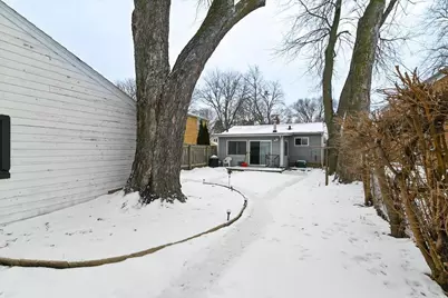2122 E Johnson Street, Madison, WI 53704 - Photo 9