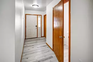 6159 Dell Dr, Madison, WI 53718 - Photo 7