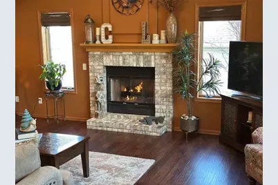 374 N Heatherstone Drive, Sun Prairie, WI 53590 - Photo 9