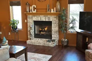 374 N Heatherstone Dr, Sun Prairie, WI 53590 - Photo 9