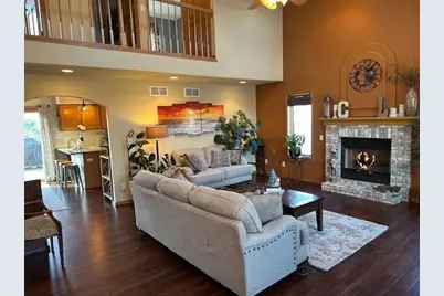 374 N Heatherstone Drive, Sun Prairie, WI 53590 - Photo 7