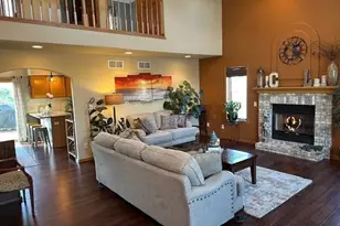 374 N Heatherstone Dr, Sun Prairie, WI 53590 - Photo 7