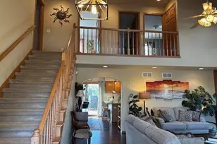 374 N Heatherstone Dr, Sun Prairie, WI 53590 - Photo 3