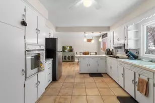 3748 Fairview Dr, Madison, WI 53704 - Photo 17