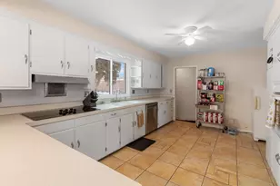 3748 Fairview Dr, Madison, WI 53704 - Photo 15