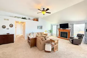 3161 Lorrabud Ln, Sun Prairie, WI 53590 - Photo 5