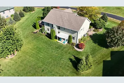 3161 Lorrabud Lane, Sun Prairie, WI 53590 - Photo 3