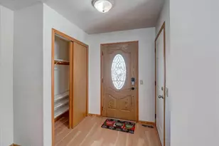 203 Cody Cir, Marshall, WI 53559 - Photo 3