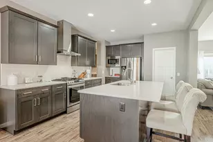 6115 White Daisy Ct, Mcfarland, WI 53558 - Photo 5