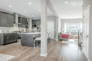 6115 White Daisy Ct, Mcfarland, WI 53558 - Photo 11