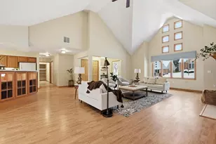 7911 Courtyard Dr, Madison, WI 53719 - Photo 11