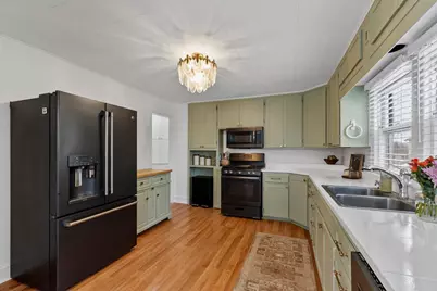 341 Wilson Avenue, Waukesha, WI 53186 - Photo 9