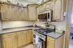 315 Creekside Ct, Watertown, WI 53098 - Photo 7