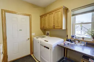 315 Creekside Ct, Watertown, WI 53098 - Photo 11