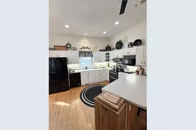 718 Oakwood Lane, Watertown, WI 53094 - Photo 9