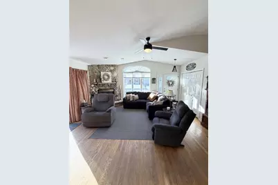 718 Oakwood Lane, Watertown, WI 53094 - Photo 5