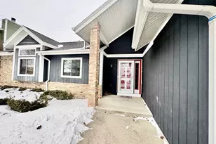 1137 Bayberry Dr, Watertown, WI 53098 - Photo 3