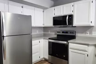 1325 Glacier Hill Dr, Madison, WI 53704 - Photo 9