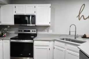 1325 Glacier Hill Dr, Madison, WI 53704 - Photo 11