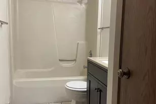 914 N Oak St, Madison, WI 53704 - Photo 15