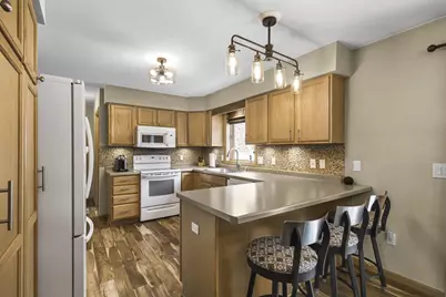 550 N Heatherstone Drive, Sun Prairie, WI 53590 - Photo 11