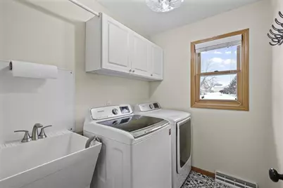 550 N Heatherstone Drive, Sun Prairie, WI 53590 - Photo 15