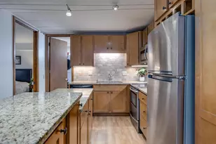 2051 Allen Blvd, Middleton, WI 53562 - Photo 15