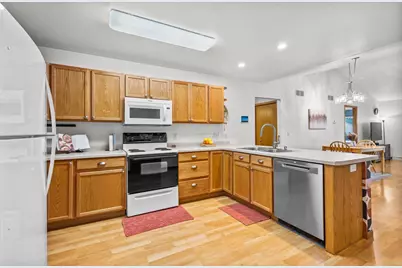 3218 Quincy Avenue, Madison, WI 53704 - Photo 3