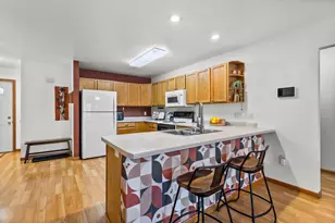 3218 Quincy Ave, Madison, WI 53704 - Photo 9