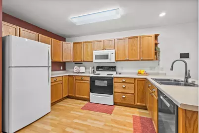 3218 Quincy Avenue, Madison, WI 53704 - Photo 5