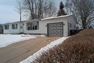 502 Arthur Dr, Clinton, WI 53525 - Photo 3