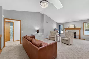 6683 Cheddar Crest Dr, Sun Prairie, WI 53590 - Photo 3