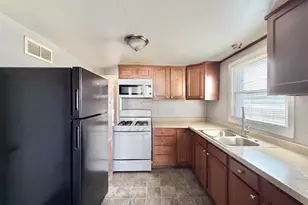 1927 Lenox Ave, Beloit, WI 53511 - Photo 9