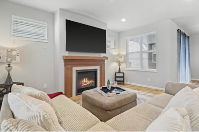 678 Hillcrest Drive, Waunakee, WI 53597 - Photo 9