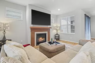 678 Hillcrest Dr, Waunakee, WI 53597 - Photo 9