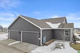 678 Hillcrest Dr, Waunakee, WI 53597 - Photo 31