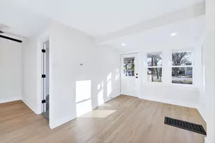 2926 Milwaukee St, Madison, WI 53704 - Photo 13