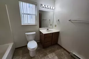 934 Jana Ln, Madison, WI 53704 - Photo 9