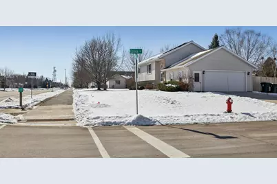 888 N Thompson Road, Sun Prairie, WI 53590 - Photo 25