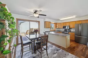 888 N Thompson Rd, Sun Prairie, WI 53590 - Photo 7