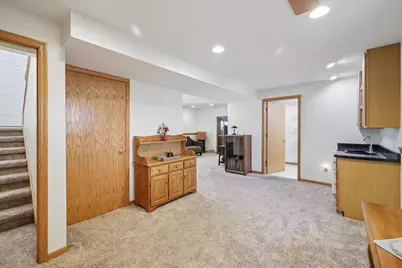 888 N Thompson Road, Sun Prairie, WI 53590 - Photo 17