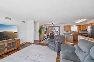 888 N Thompson Rd, Sun Prairie, WI 53590 - Photo 3