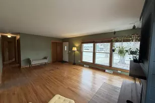 609 Constitution Ln, Madison, WI 53711 - Photo 3