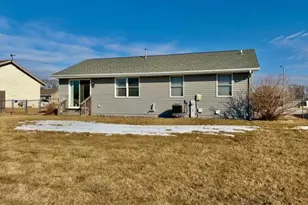 2370 S Terrace St, Janesville, WI 53546 - Photo 31