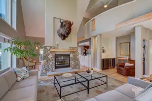 5596 Surrey Ln, Waunakee, WI 53597 - Photo 9